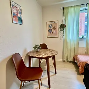 5 Minute Walk To Lego House - N3 - With Private Bathroom Billund